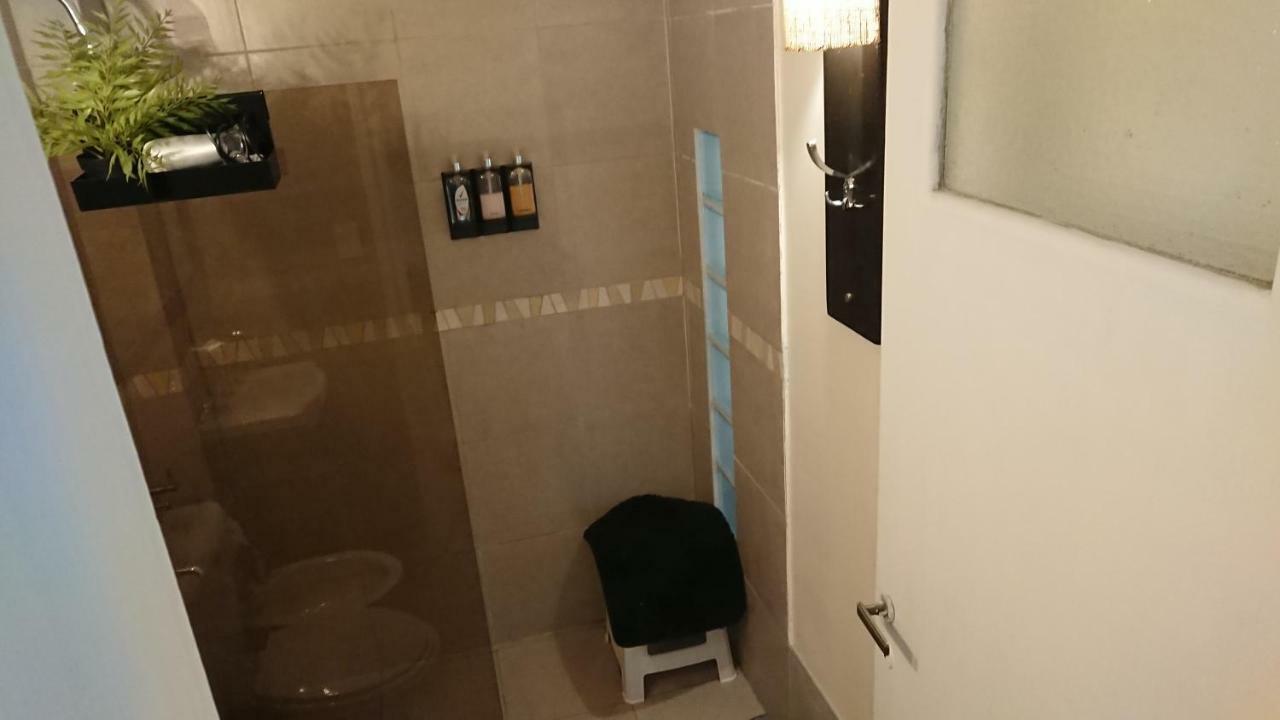 Excelente Departamento Con Balcon A La Calle Sobre Avenida ブエノスアイレス エクステリア 写真